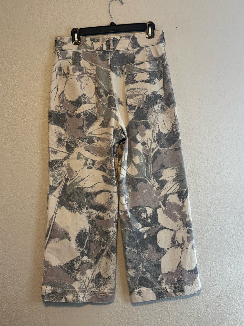 The Skipper Seamed High-Rise Crop Wide-Leg Pants by Pilcro: Camo Edition - Picture 3 of 16